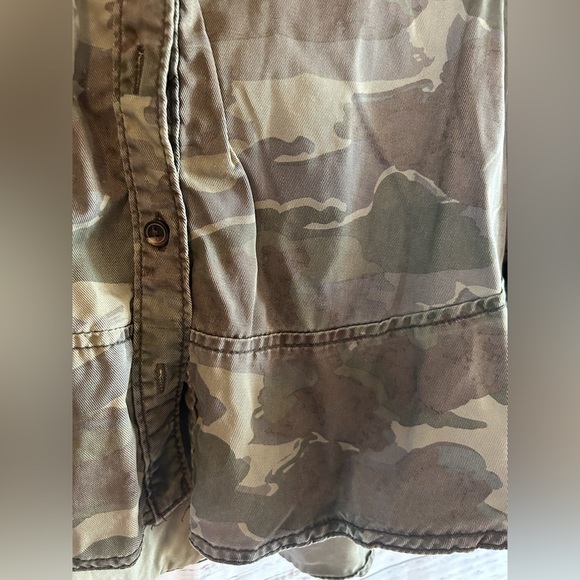 📌by ANTHROPOLGIE green camo button up peplum jacket - Picture 7 of 10